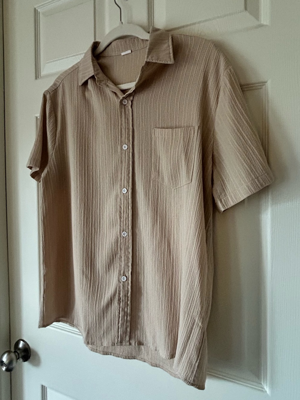 Light Beige Short Sleeve Button Up Shirt Relaxed Fit Pocket Top Size Medium - Picture 4 of 10